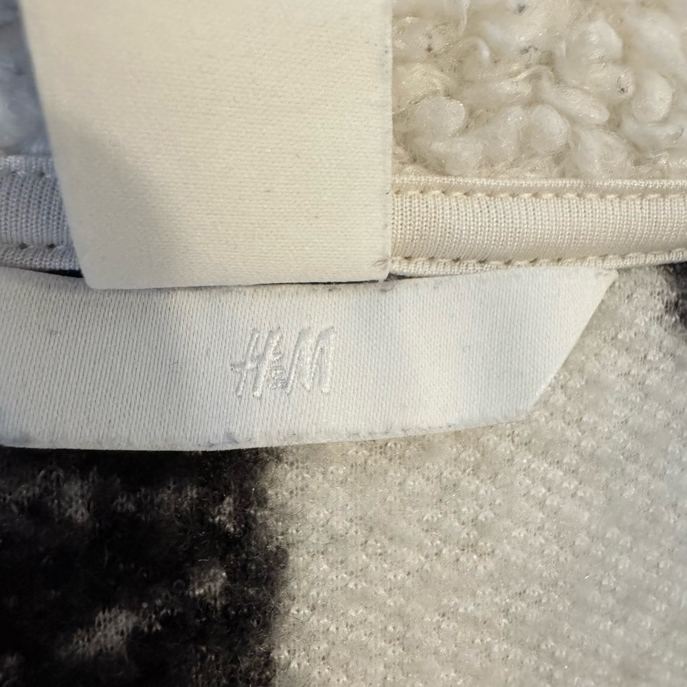 H&M Oversized Black and White Quarter Zip Sherpa Size Medium - Picture 5 of 7